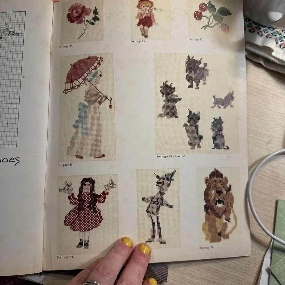 Ginnie Thompson Favorite Illustrations from Children Classics in Counted Cross